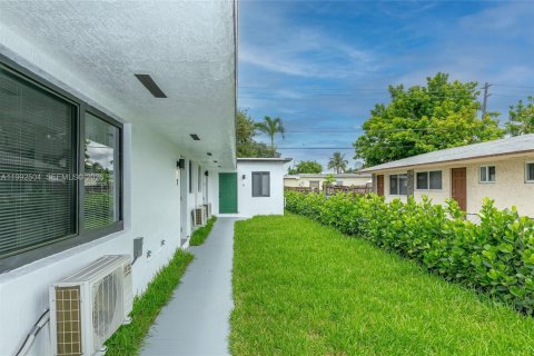 Immobilier commercial à vendre à Miramar, Floride: 176.33 m2 № 2255689 - photo 3