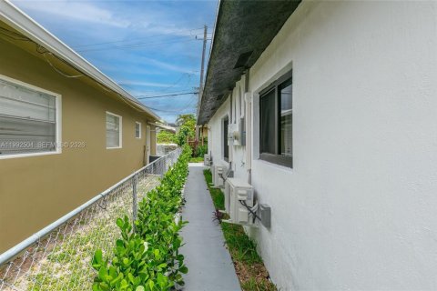 Immobilier commercial à vendre à Miramar, Floride: 176.33 m2 № 2255689 - photo 5