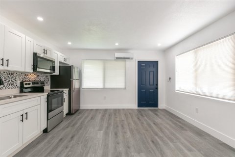 Immobilier commercial à vendre à Miramar, Floride: 176.33 m2 № 2255689 - photo 13