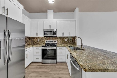 Villa ou maison à vendre à Miami, Floride: 4 chambres, 170.66 m2 № 1975532 - photo 21