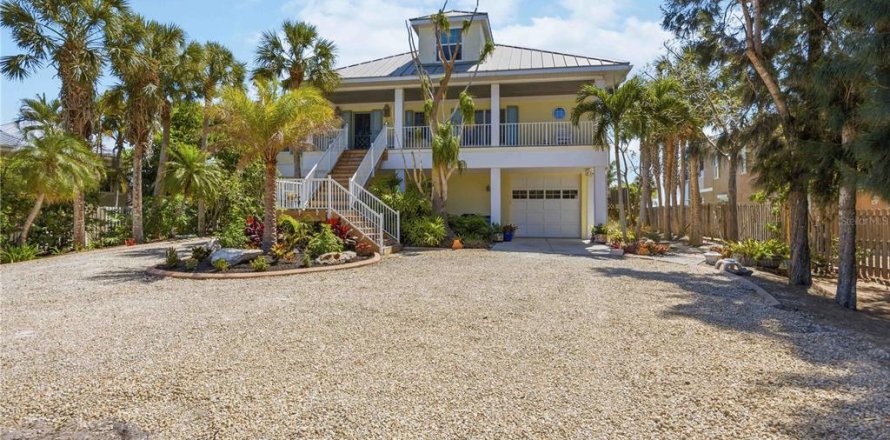 Villa ou maison à Englewood, Floride 4 chambres, 301.37 m2 № 2196168
