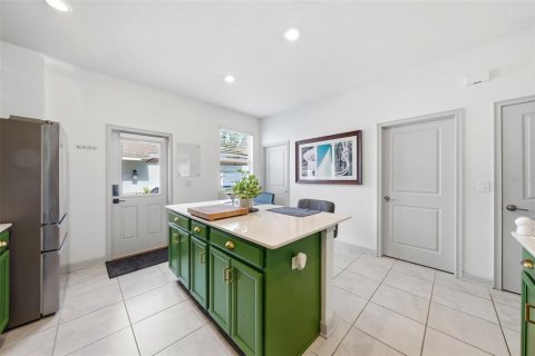 Townhouse in Winter Garden, Florida 3 bedrooms, 151.99 sq.m. № 2091835 - photo 13