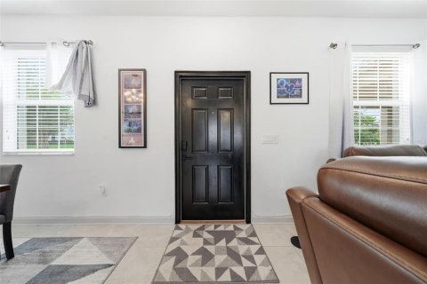 Townhouse in Winter Garden, Florida 3 bedrooms, 151.99 sq.m. № 2091835 - photo 4