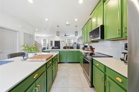Townhouse in Winter Garden, Florida 3 bedrooms, 151.99 sq.m. № 2091835 - photo 12