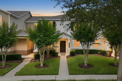 Townhouse in Winter Garden, Florida 3 bedrooms, 151.99 sq.m. № 2091835 - photo 2