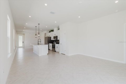 House in Spring Hill, Florida 3 bedrooms, 139.35 sq.m. № 1869397 - photo 16