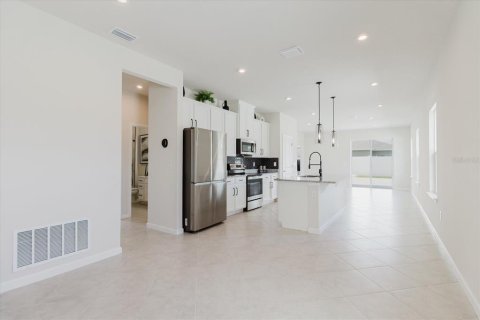 House in Spring Hill, Florida 3 bedrooms, 139.35 sq.m. № 1869397 - photo 4