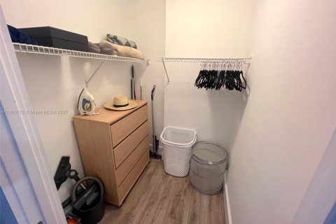 Apartment in Miami Beach, Florida 1 bedroom, 70.61 sq.m. № 1945597 - photo 12