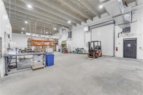 Купить коммерческую недвижимость в Дания-Бич, Флорида № 1996631 - фото 29