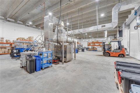 Купить коммерческую недвижимость в Дания-Бич, Флорида № 1996631 - фото 10