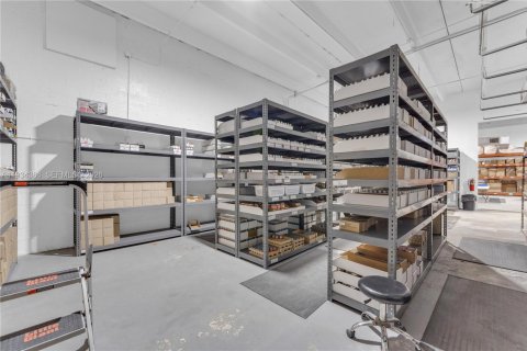 Купить коммерческую недвижимость в Дания-Бич, Флорида № 1996631 - фото 23