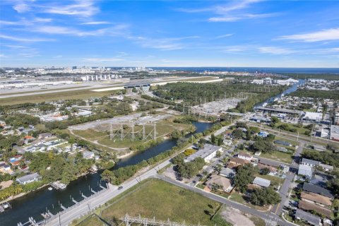 Купить коммерческую недвижимость в Дания-Бич, Флорида № 1996631 - фото 12