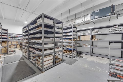 Купить коммерческую недвижимость в Дания-Бич, Флорида № 1996631 - фото 24