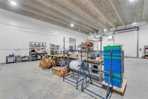 Купить коммерческую недвижимость в Дания-Бич, Флорида № 1996631 - фото 16