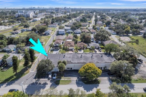 Купить коммерческую недвижимость в Дания-Бич, Флорида № 1996631 - фото 8