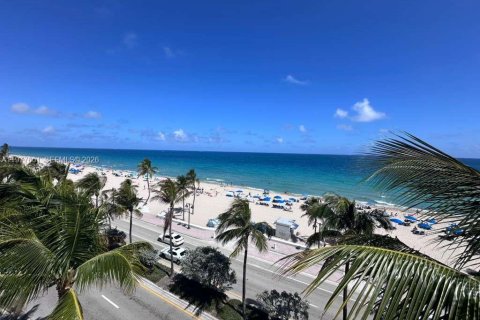 Condominio en venta en Fort Lauderdale, Florida, 1 dormitorio, 91.97 m2 № 2047469 - foto 12