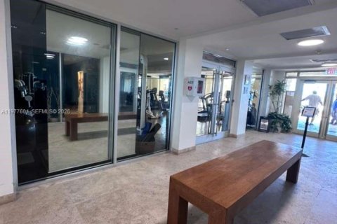 Condominio en venta en Fort Lauderdale, Florida, 1 dormitorio, 91.97 m2 № 2047469 - foto 3