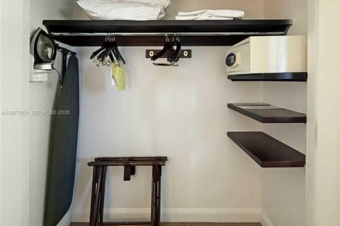 Condominio en venta en Fort Lauderdale, Florida, 1 dormitorio, 91.97 m2 № 2047469 - foto 13