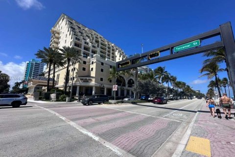 Condominio en Fort Lauderdale, Florida, 1 dormitorio  № 2047469