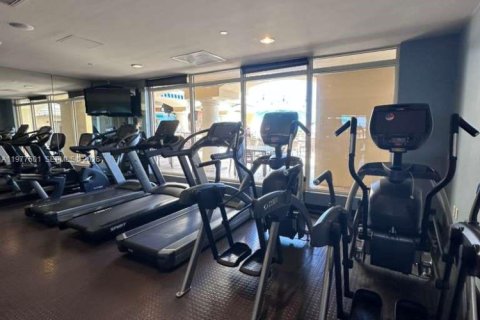 Condominio en venta en Fort Lauderdale, Florida, 1 dormitorio, 91.97 m2 № 2047469 - foto 11