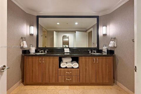 Condominio en venta en Fort Lauderdale, Florida, 1 dormitorio, 91.97 m2 № 2047469 - foto 15