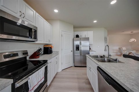 House in Kissimmee, Florida 3 bedrooms, 140.28 sq.m. № 1819331 - photo 11