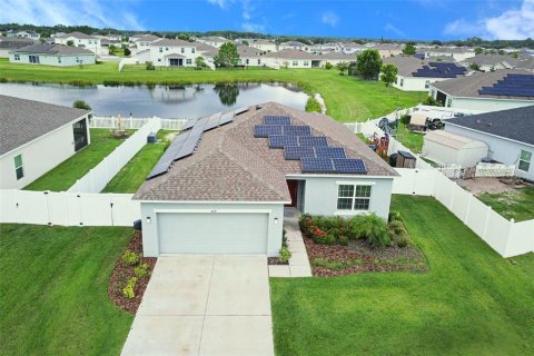 House in Kissimmee, Florida 3 bedrooms, 140.28 sq.m. № 1819331 - photo 1