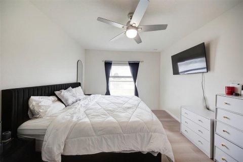 House in Kissimmee, Florida 3 bedrooms, 140.28 sq.m. № 1819331 - photo 15