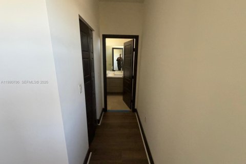 Снять в аренду таунхаус в Майами-Лейкс, Флорида 3 спальни, 161.93м2, № 2058021 - фото 16