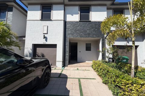 Снять в аренду таунхаус в Майами-Лейкс, Флорида 3 спальни, 161.93м2, № 2058021 - фото 24