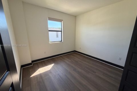 Снять в аренду таунхаус в Майами-Лейкс, Флорида 3 спальни, 161.93м2, № 2058021 - фото 12