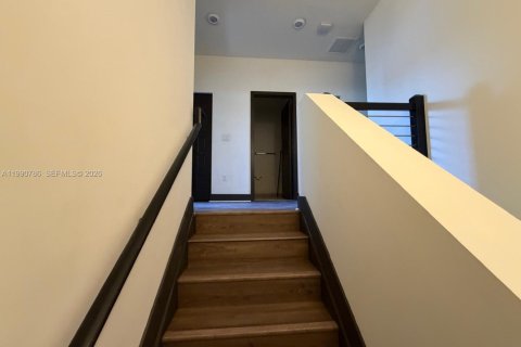 Снять в аренду таунхаус в Майами-Лейкс, Флорида 3 спальни, 161.93м2, № 2058021 - фото 9
