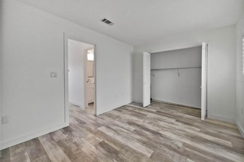 Condominio en venta en Venice, Florida, 1 dormitorio, 51.56 m2 № 1115256 - foto 3