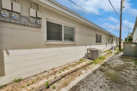 Condominio en venta en Venice, Florida, 1 dormitorio, 51.56 m2 № 1115256 - foto 17