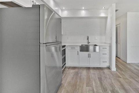 Condominio en venta en Venice, Florida, 1 dormitorio, 51.56 m2 № 1115256 - foto 7