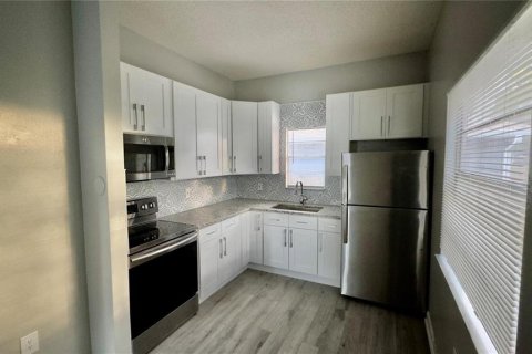 Купить коммерческую недвижимость в Тампа, Флорида 4 спальни, 137.87м2, № 1786195 - фото 2