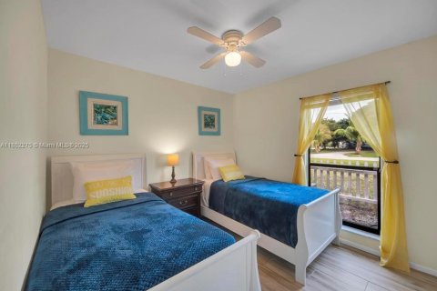 House in St. Lucie, Florida 3 bedrooms, 169.55 sq.m. № 2021055 - photo 23