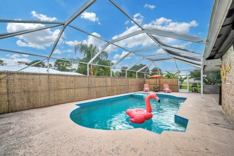 House in St. Lucie, Florida 3 bedrooms, 169.55 sq.m. № 2021055 - photo 17