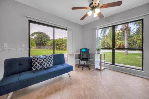 House in St. Lucie, Florida 3 bedrooms, 169.55 sq.m. № 2021055 - photo 12