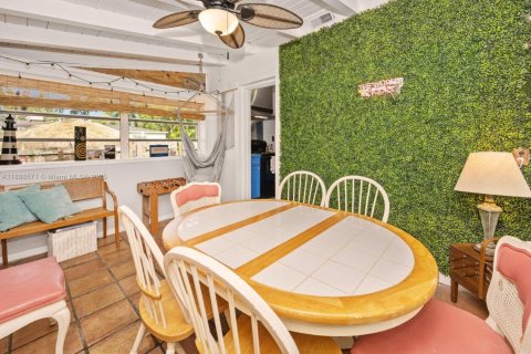 Villa ou maison à louer à Hollywood, Floride: 2 chambres, 138.8 m2 № 2169621 - photo 19