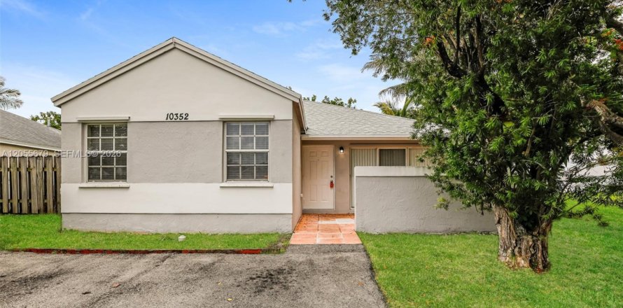 Villa ou maison à Cutler Bay, Floride 3 chambres, 110.09 m2 № 2168603
