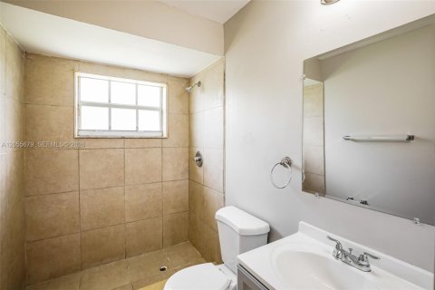 Villa ou maison à louer à Cutler Bay, Floride: 3 chambres, 110.09 m2 № 2168603 - photo 17