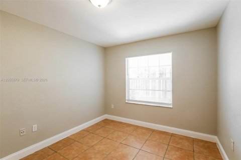 Villa ou maison à louer à Cutler Bay, Floride: 3 chambres, 110.09 m2 № 2168603 - photo 12