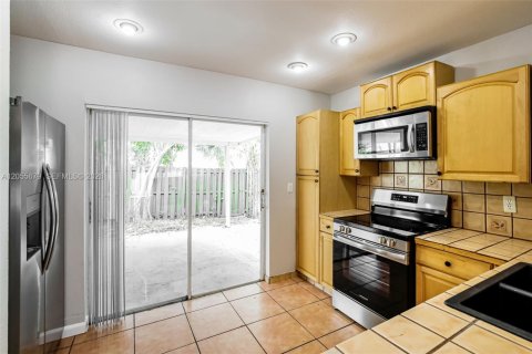 Villa ou maison à louer à Cutler Bay, Floride: 3 chambres, 110.09 m2 № 2168603 - photo 7