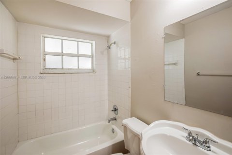 Villa ou maison à louer à Cutler Bay, Floride: 3 chambres, 110.09 m2 № 2168603 - photo 16