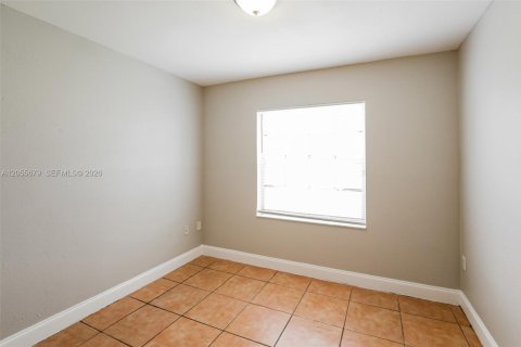 Villa ou maison à louer à Cutler Bay, Floride: 3 chambres, 110.09 m2 № 2168603 - photo 14
