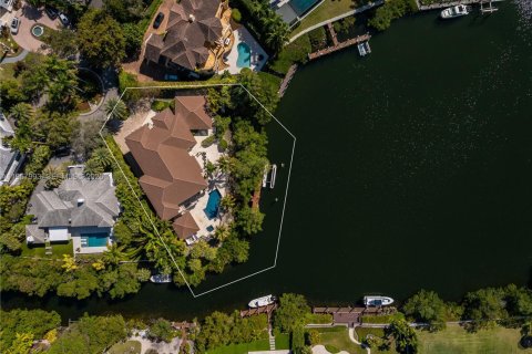 Villa ou maison à vendre à Coral Gables, Floride: 8 chambres, 931.35 m2 № 2031668 - photo 3