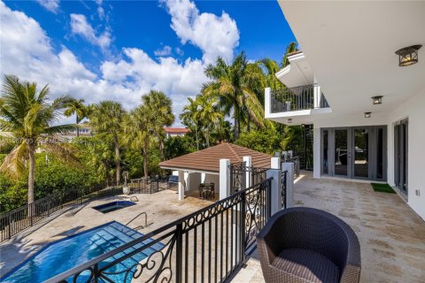 Villa ou maison à vendre à Coral Gables, Floride: 8 chambres, 931.35 m2 № 2031668 - photo 24