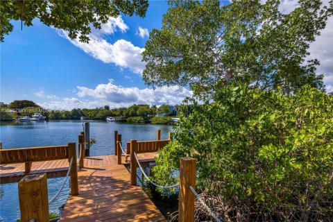 Villa ou maison à vendre à Coral Gables, Floride: 8 chambres, 931.35 m2 № 2031668 - photo 29