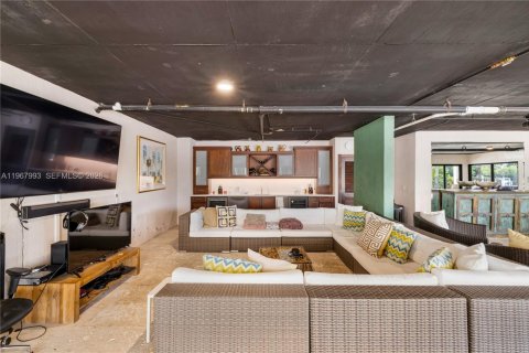 Villa ou maison à vendre à Coral Gables, Floride: 8 chambres, 931.35 m2 № 2031668 - photo 12